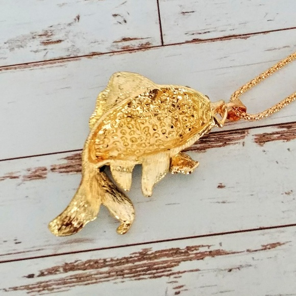 Sparkling Goldfish Pendent - Picture 3 of 3